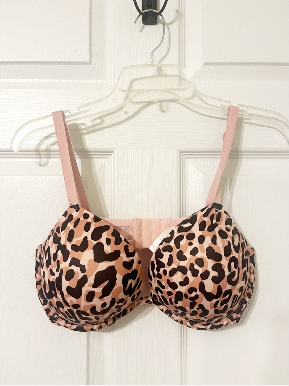 PINK Victoria's Secret Leopard Print Push Up Bra in Pink